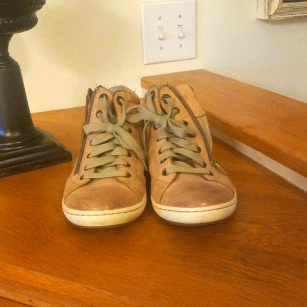 Taos ankle booties tennis shows.